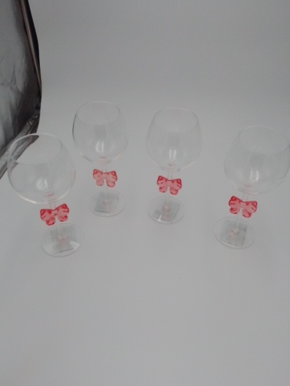 The Spring Shop Clear Plastic Wine Glasses with Pink Bow Accents - Set of 4